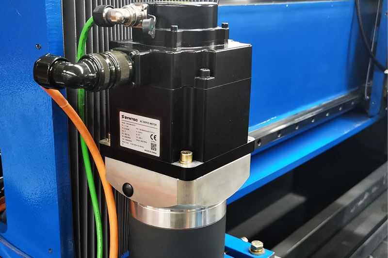 Servo Motor.jpg Servo Motor.jpg